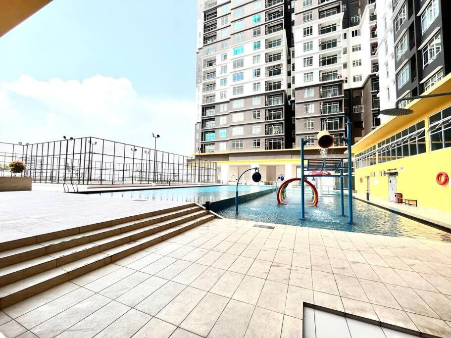 Urban Home-Swimming Pool-City Center 말라카 외부 사진