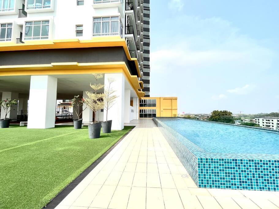 Urban Home-Swimming Pool-City Center 말라카 외부 사진