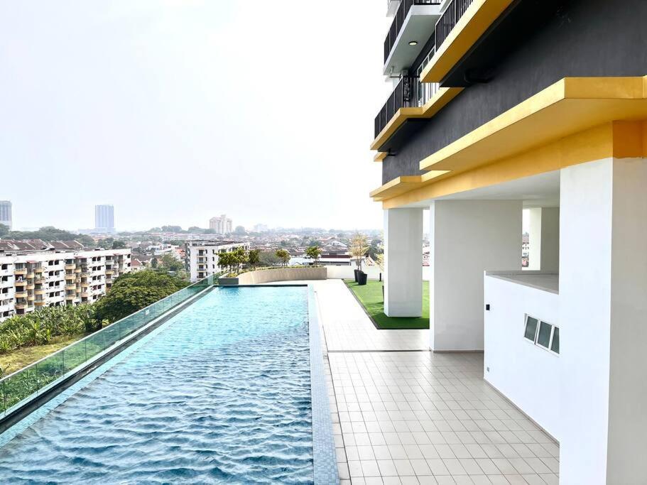 Urban Home-Swimming Pool-City Center 말라카 외부 사진